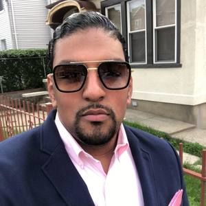 Meet your Posher, Cesar